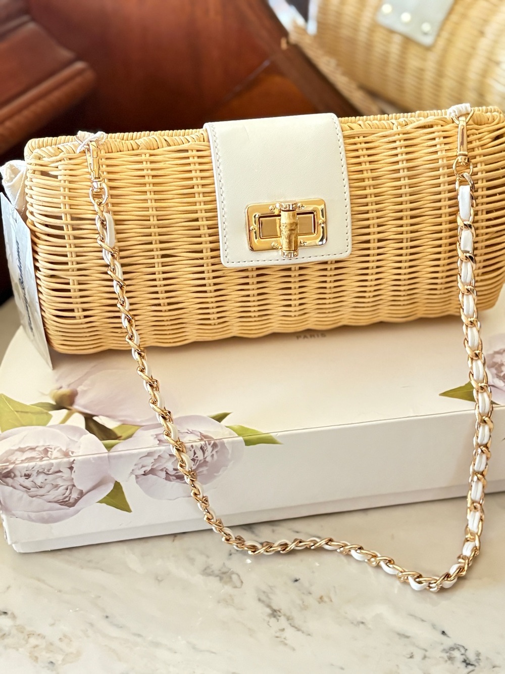 NWT |Tommy Bahama Natural Straw Crossbody with White Leather Flap and Gold Chain